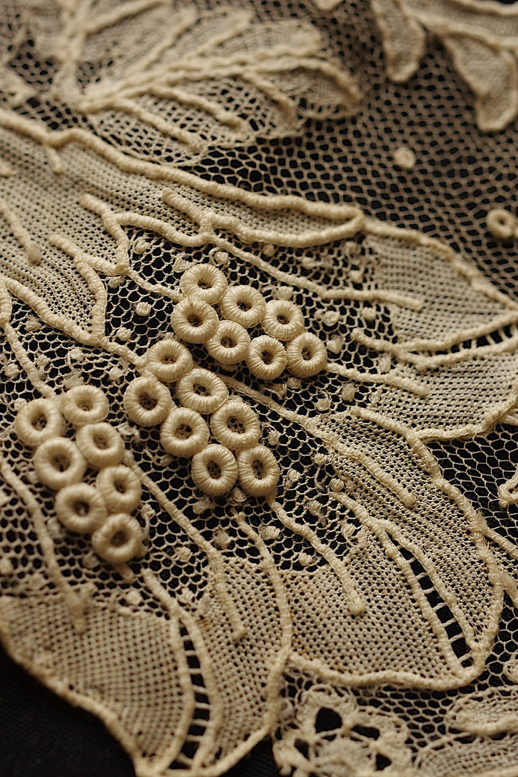 アンティークレース　dentelle ancienne　ブリュクセルニードルモチーフ