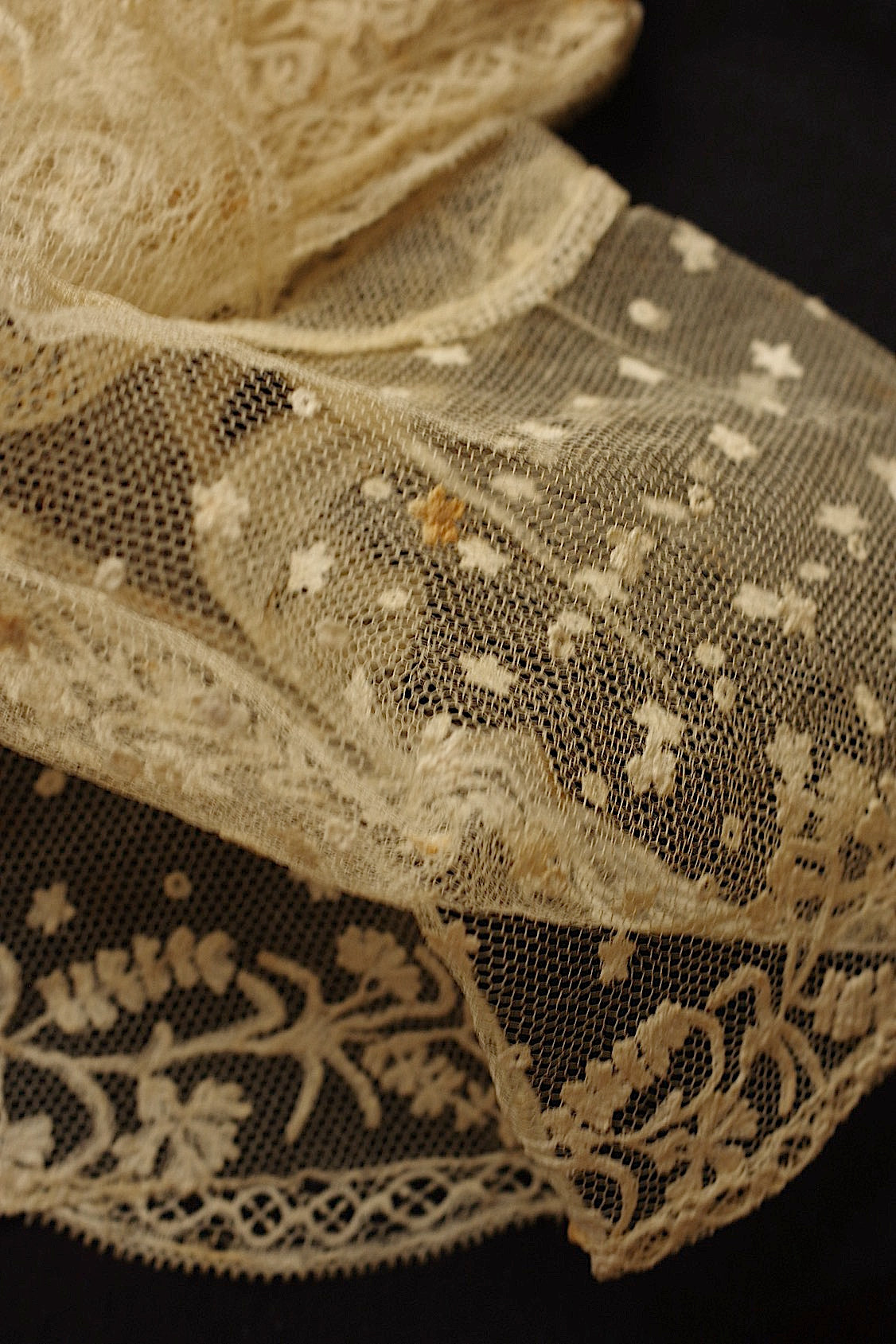 アンティークレース　dentelle ancienne　154cm 225cm
