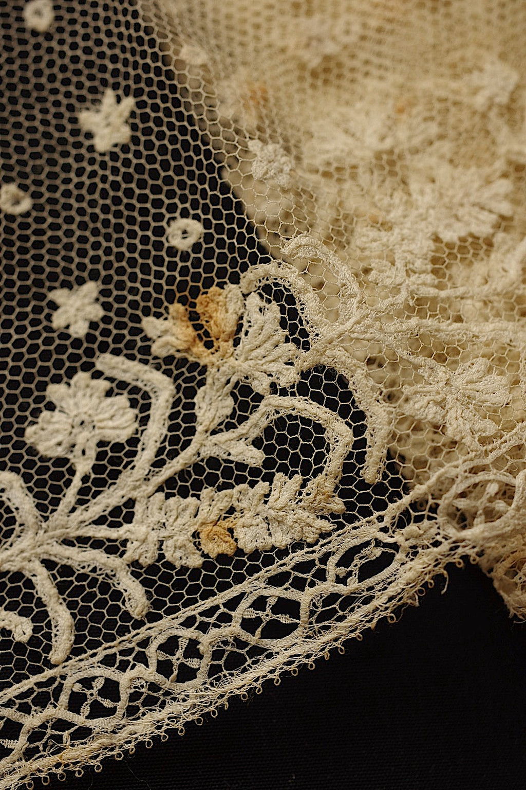 アンティークレース　dentelle ancienne　154cm 225cm