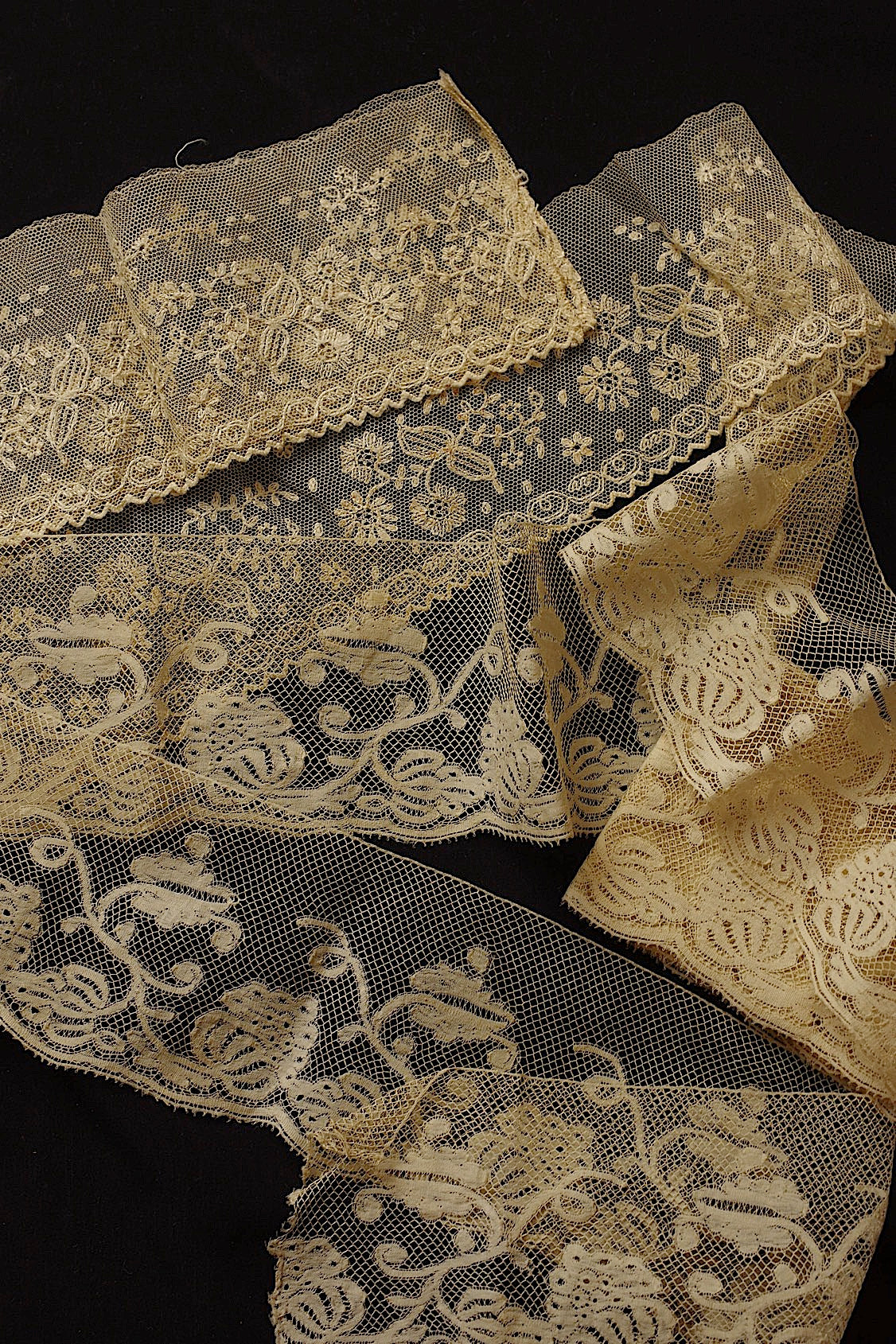アンティークレース　dentelle ancienne　２種