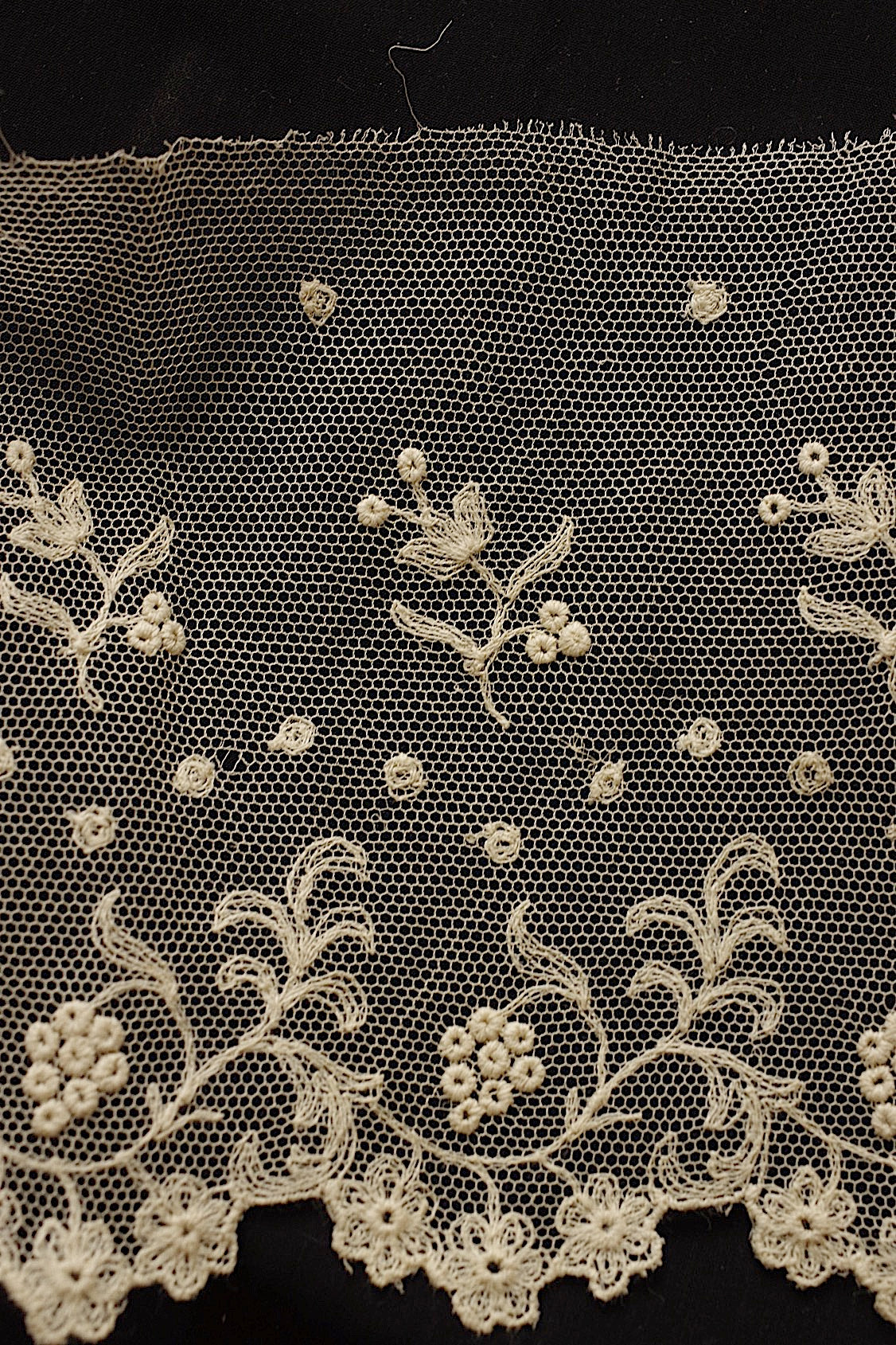 la dentelle ♡* アンティークレース見本シート 小 アンティークレース antique lace la dentelle - .FR a l'epoque