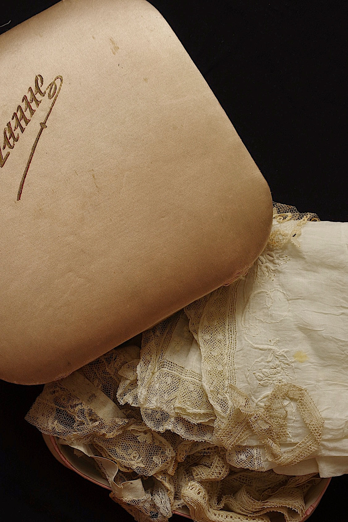 アンティークレース　dentelle ancienne　箱入り　１０種