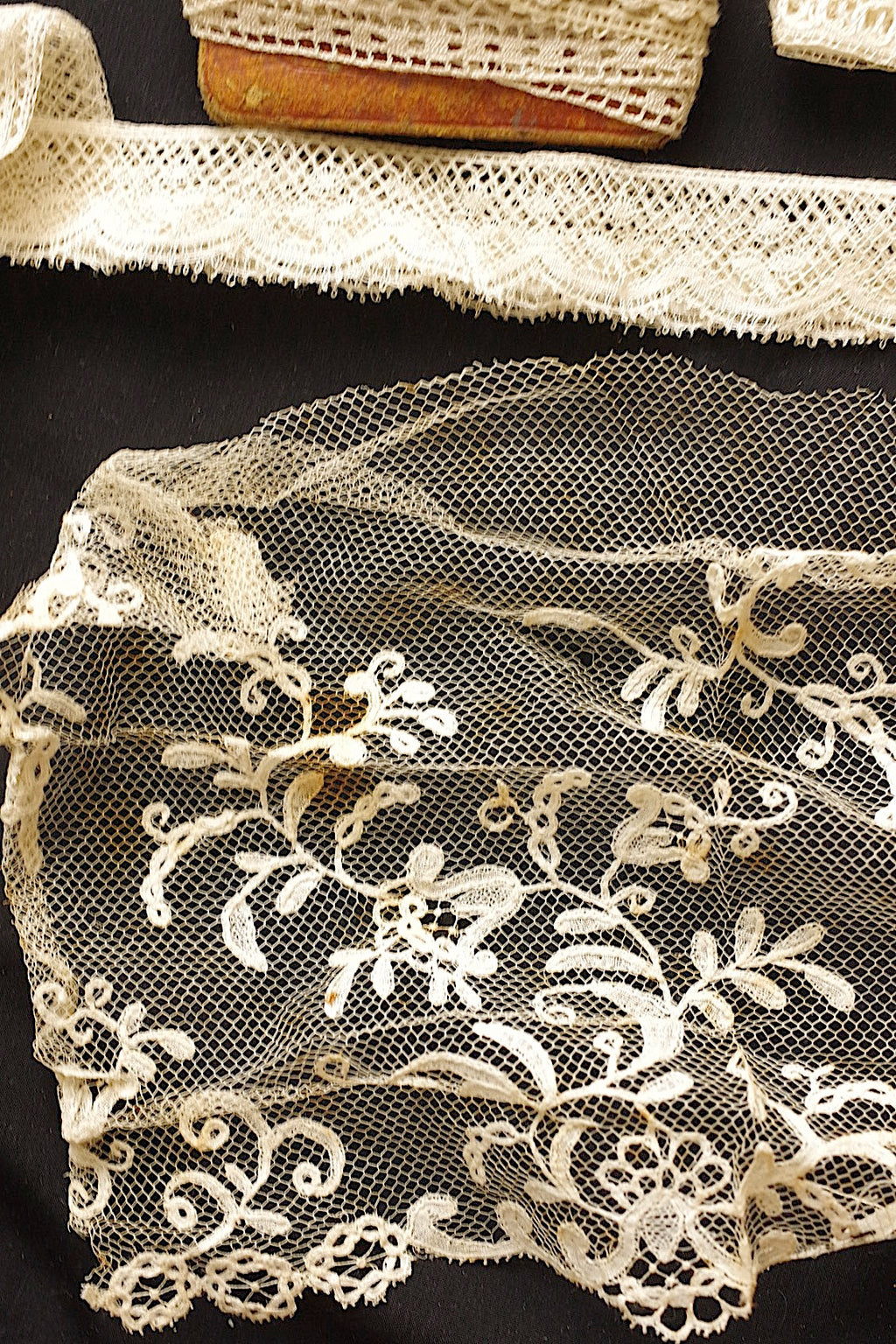 アンティークレース　dentelle ancienne　箱入り　１０種