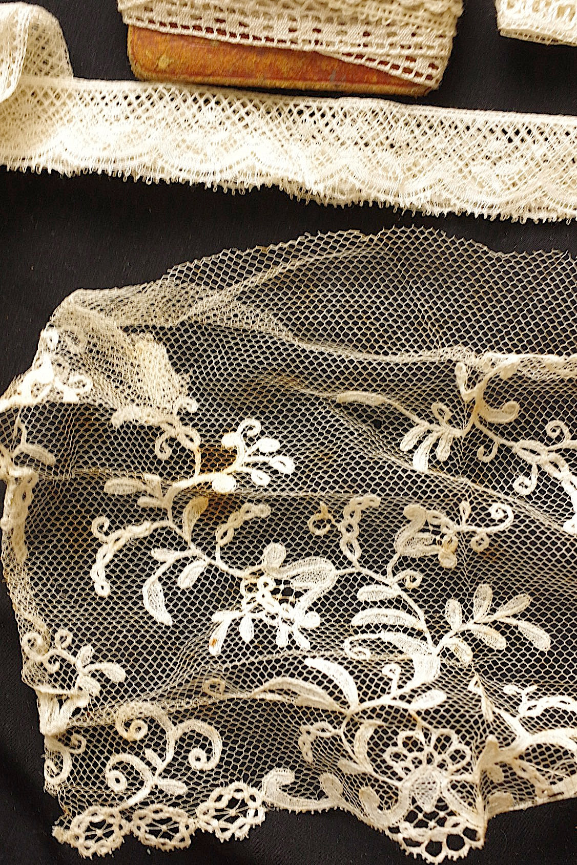 アンティークレース　dentelle ancienne　箱入り　１０種