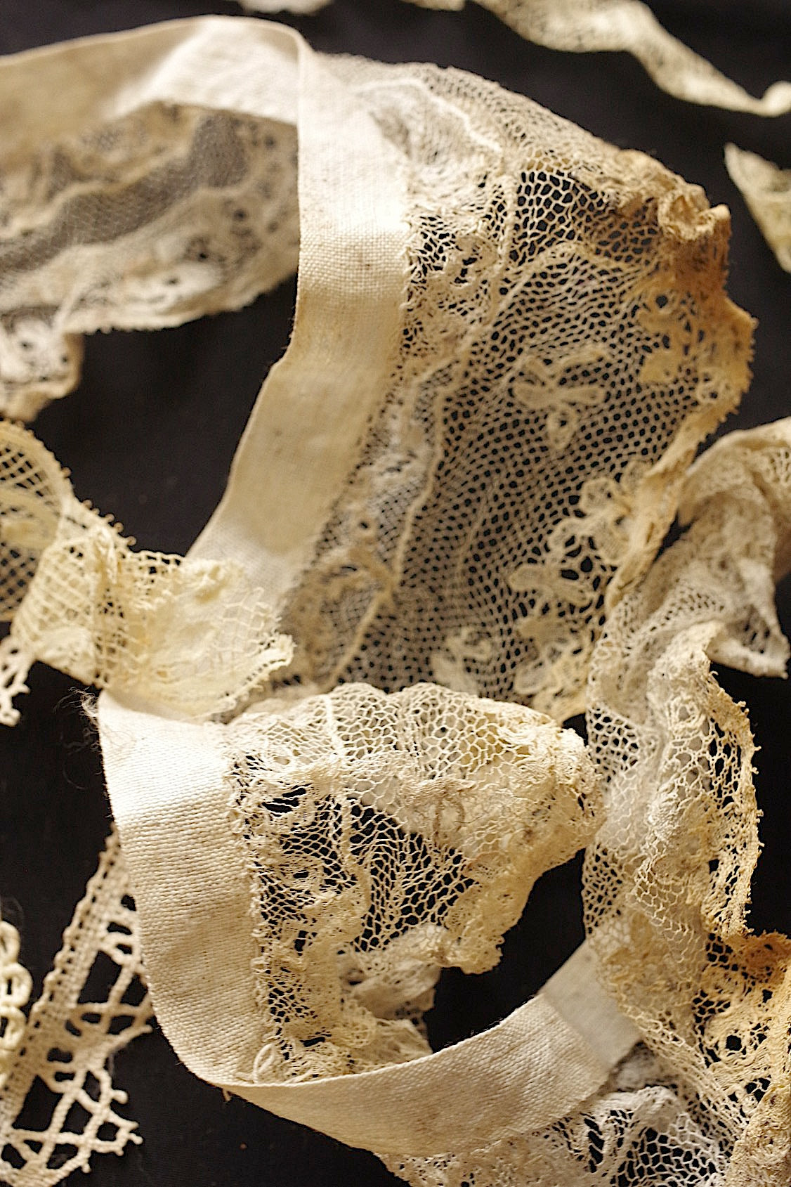 アンティークレース　dentelle ancienne　箱入り　１０種