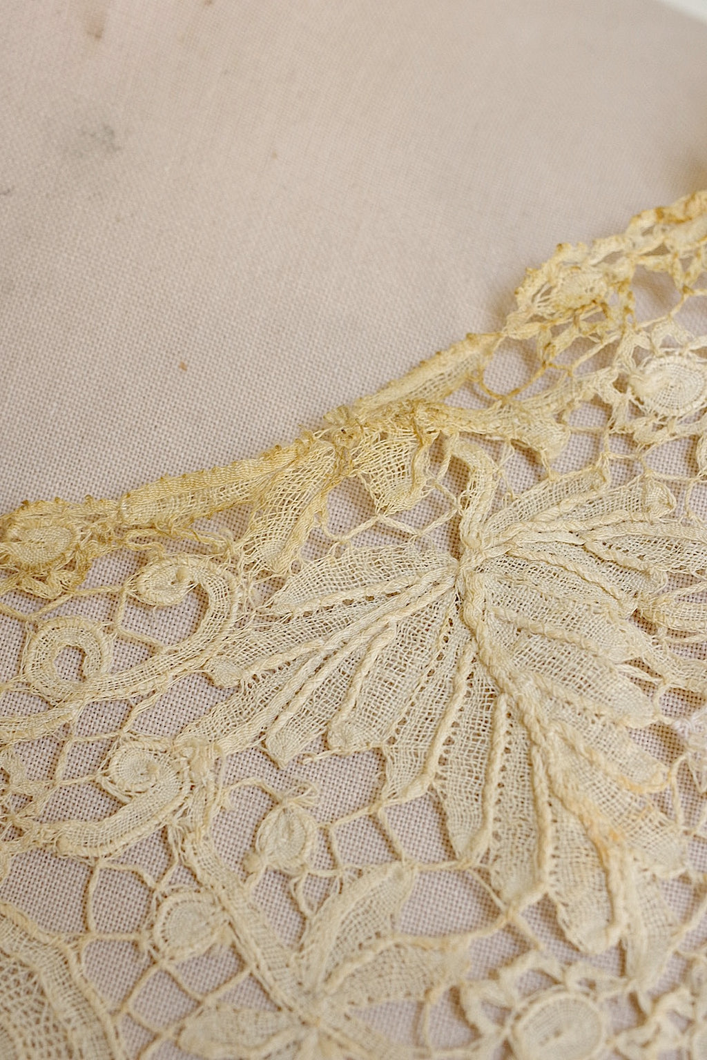 アンティークレース　dentelle ancienne　ブリュクセルホニトンmix ハギレ