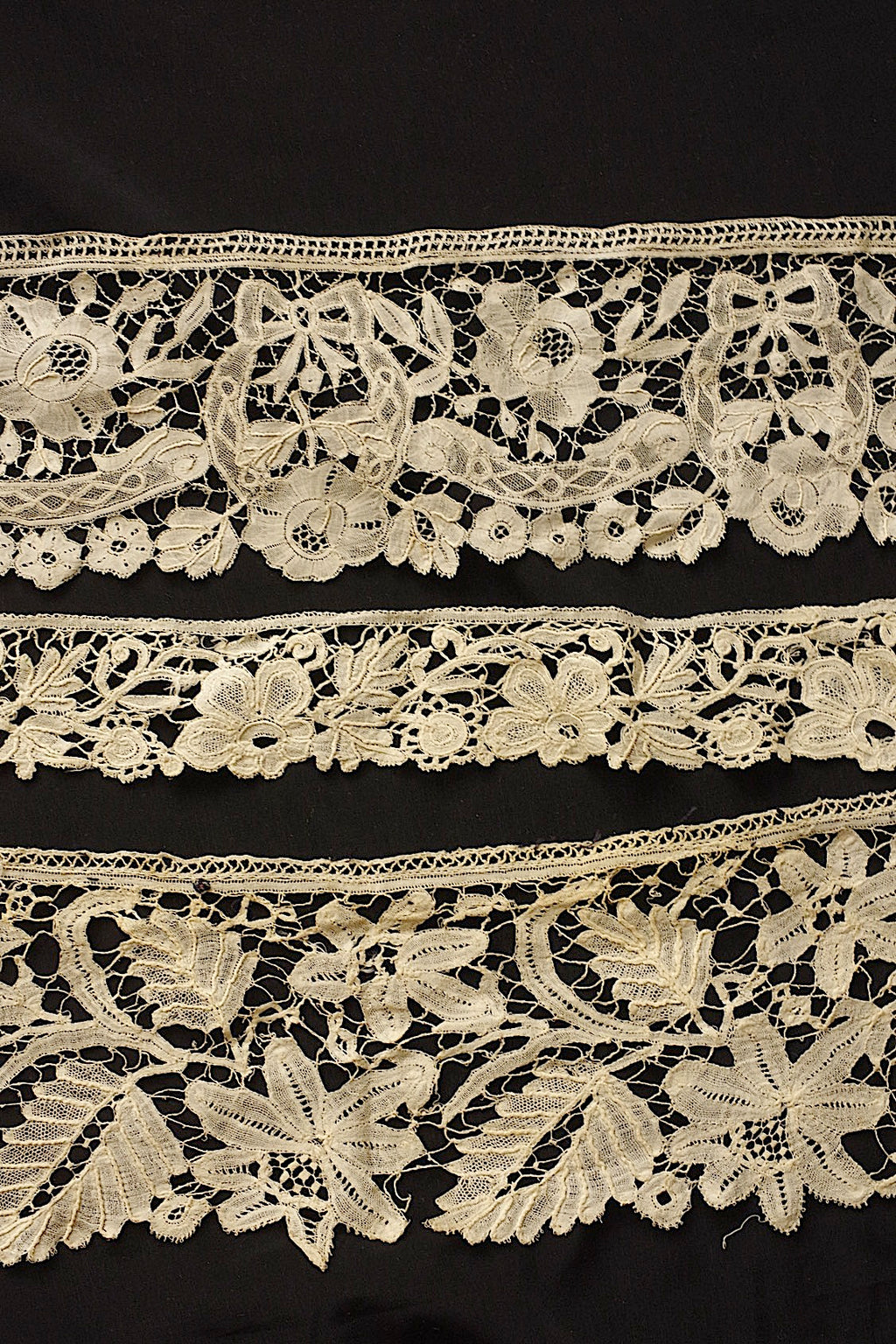 アンティークレース　dentelle ancienne　ホニトンlot ハギレ