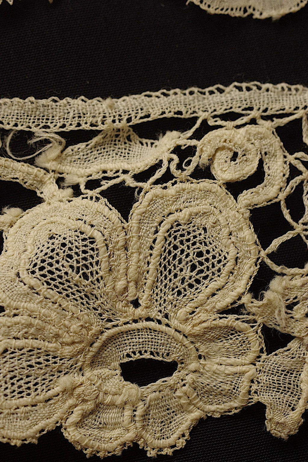 アンティークレース　dentelle ancienne　ホニトンlot ハギレ