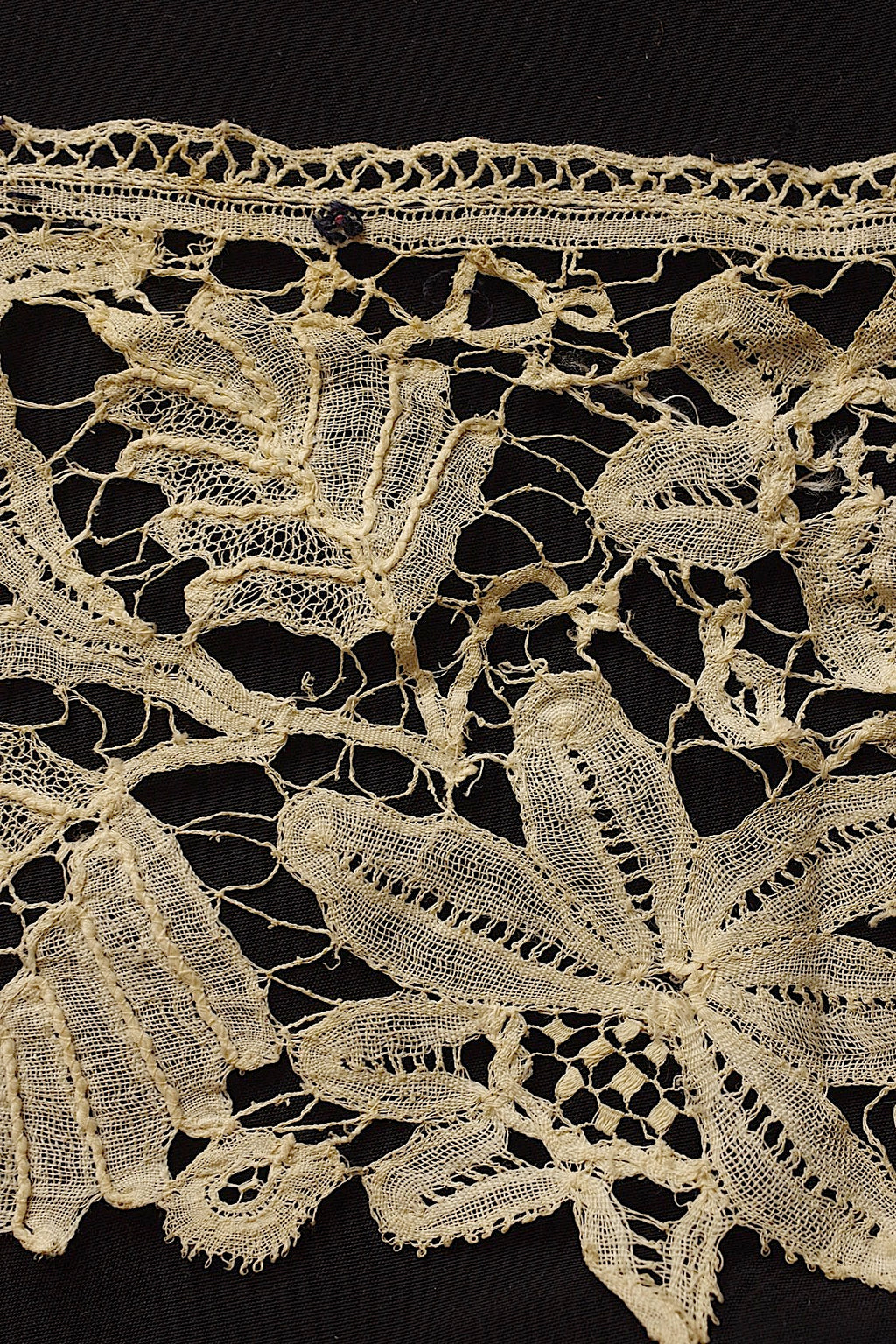 アンティークレース　dentelle ancienne　ホニトンlot ハギレ