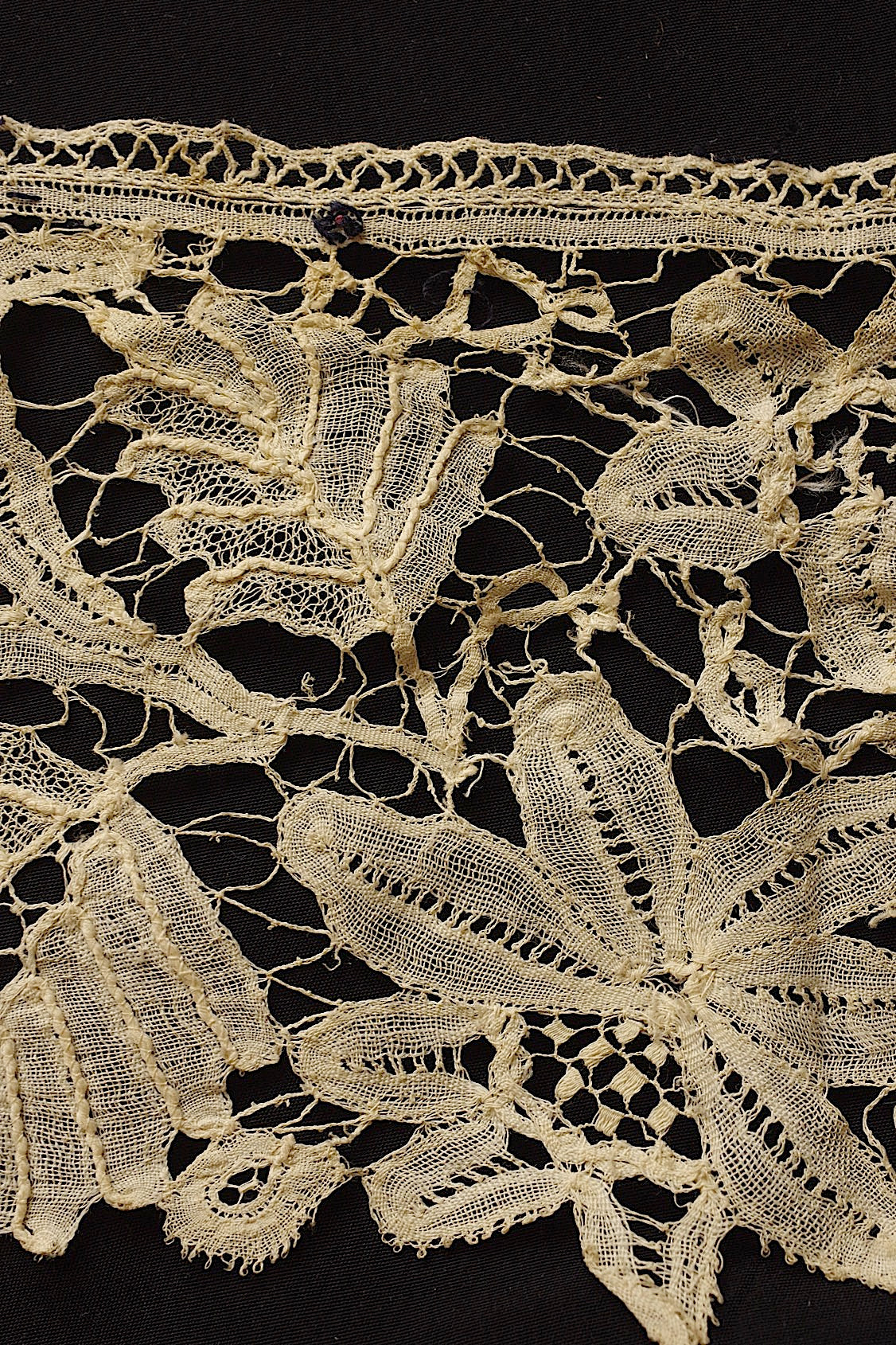 アンティークレース　dentelle ancienne　ホニトンlot ハギレ