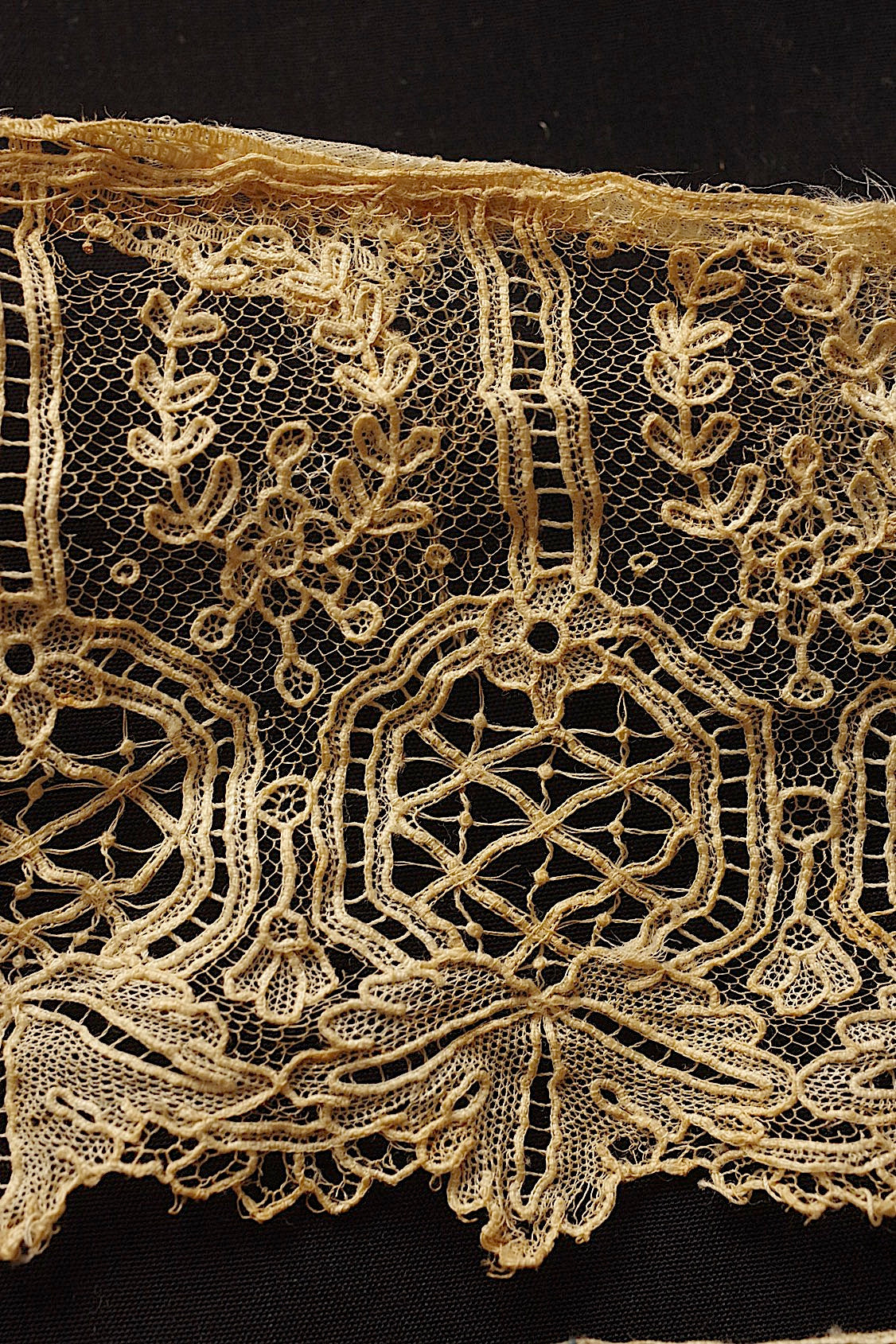 アンティークレース　dentelle ancienne　ブリュクセルレース　lot ハギレ