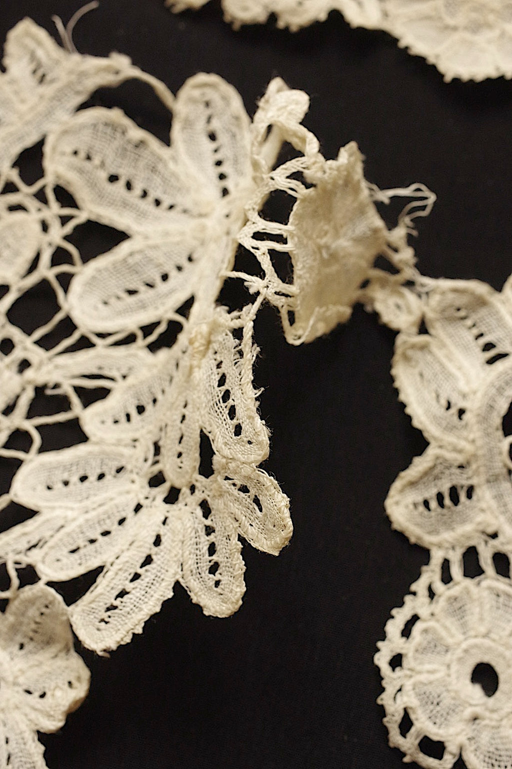 アンティークレース　dentelle ancienne　ホニトン＋ブリュクセルmix lot ハギレ