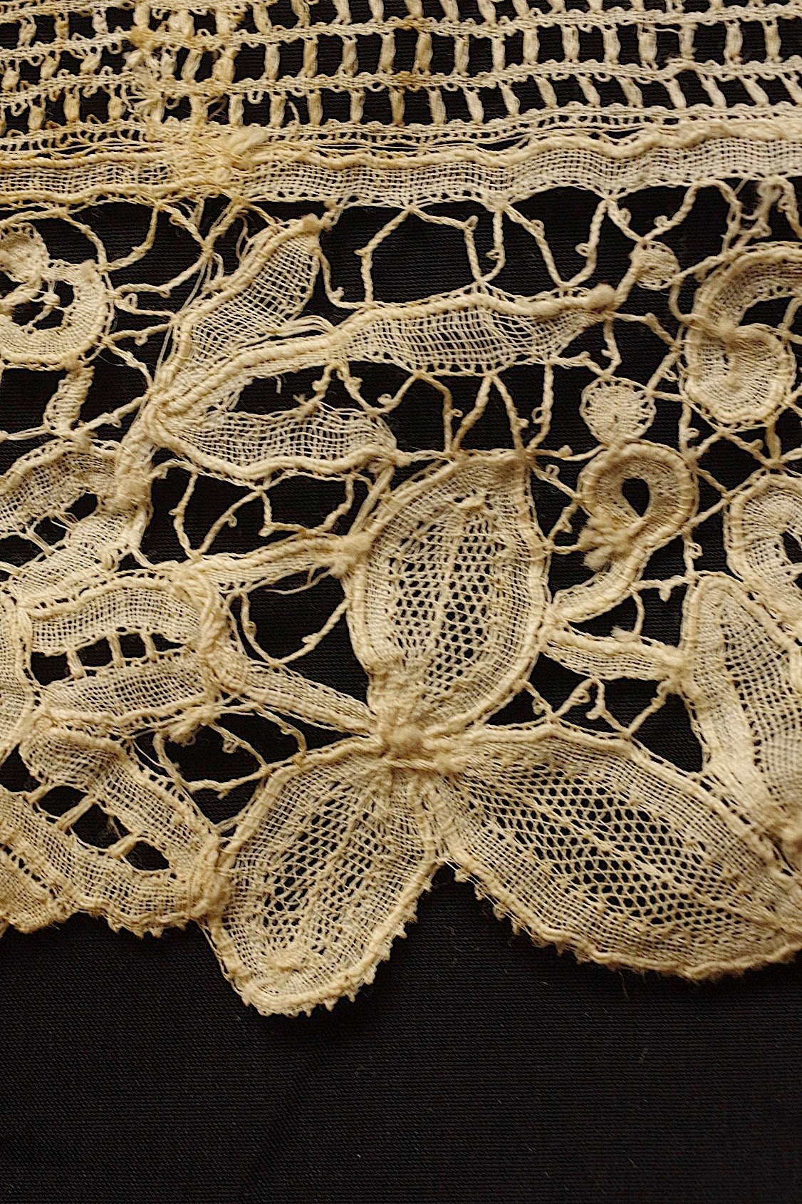 アンティークレース　dentelle ancienne　ホニトン＋ブリュクセルmix lot ハギレ
