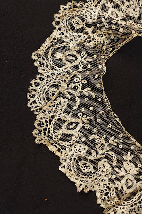 アンティークレース　dentelle ancienne　アプリカッションアングレテール　小さな襟