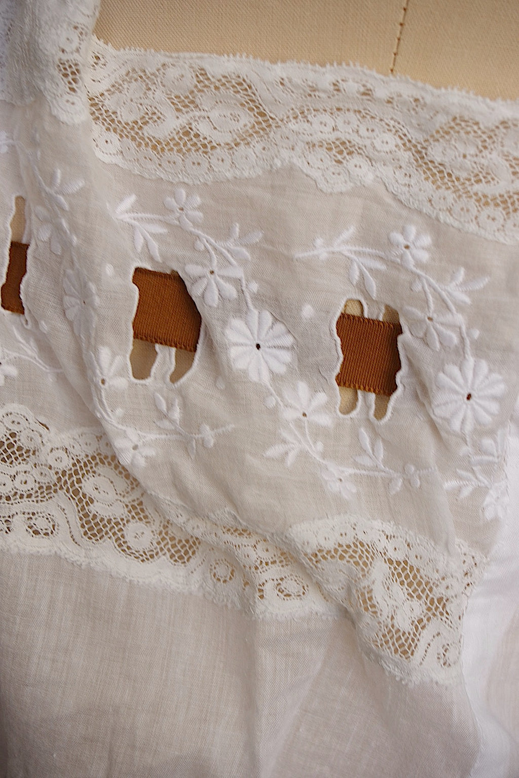 アンティークレーストップス　vêtement antique　tops リボン付き