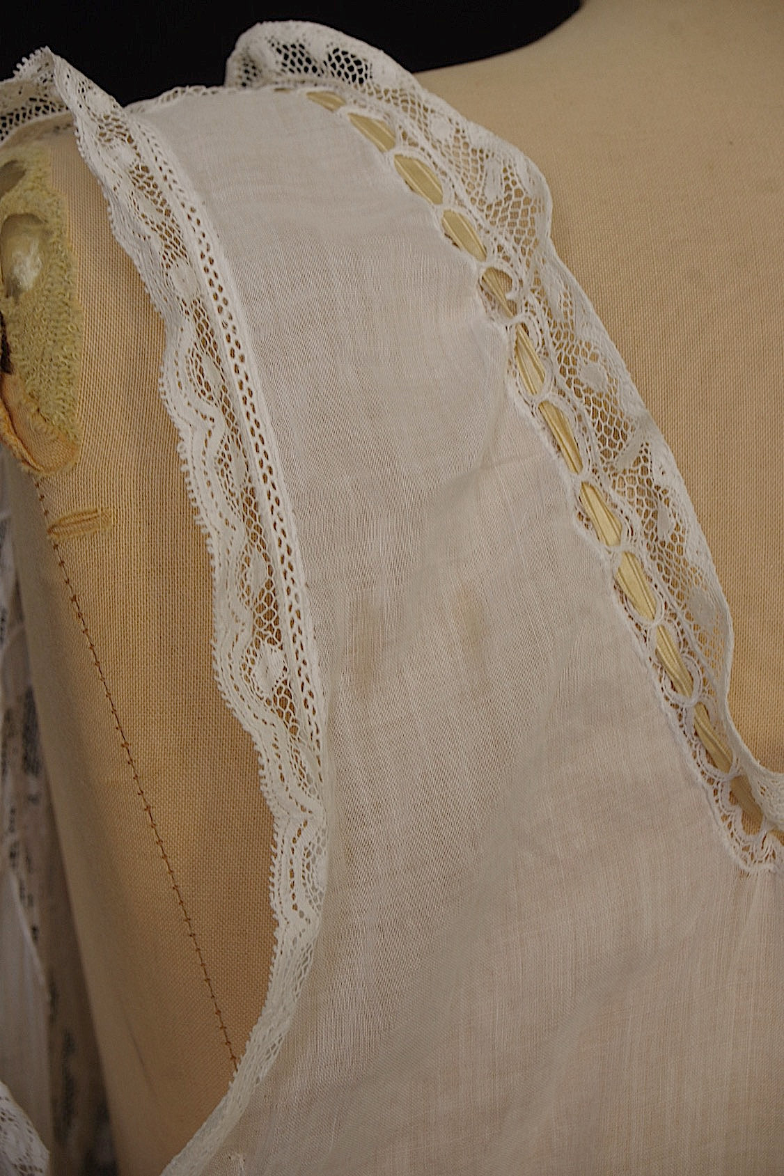 Antique Lace Dress: vêtement antique dress9