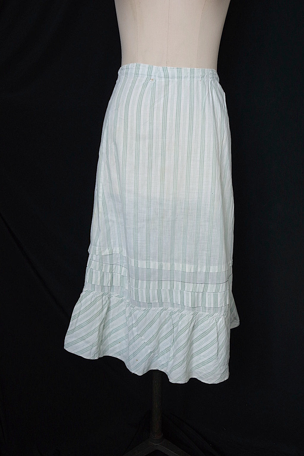 Antique lace skirt vêtement antique skirt5