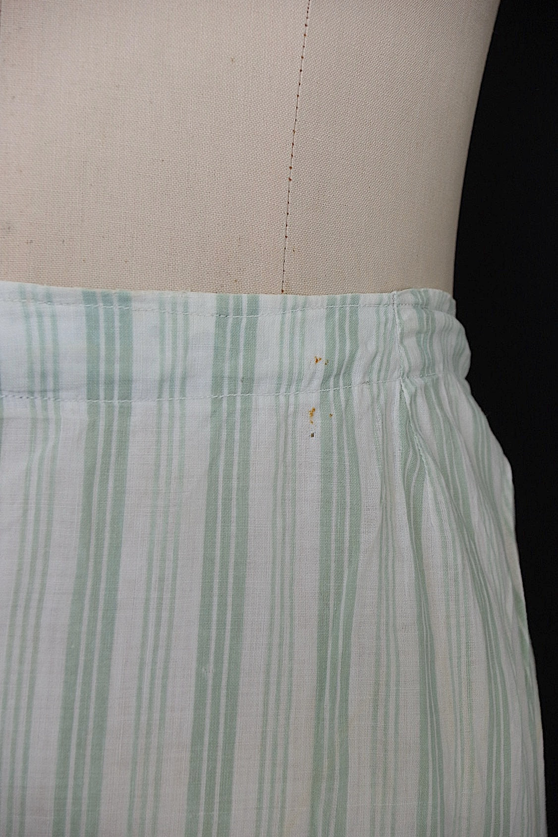 Antique lace skirt vêtement antique skirt5