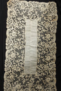 Nappe en dentelle ancienne