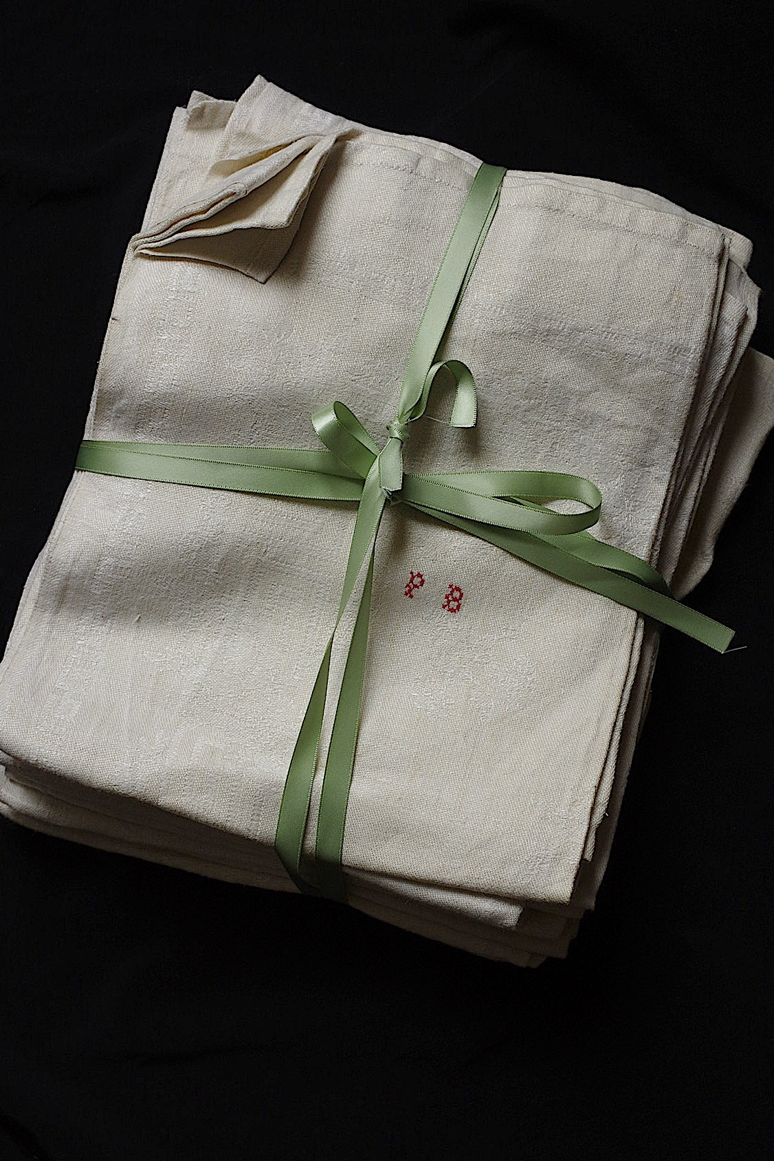 Serviette de table ancienne en damas