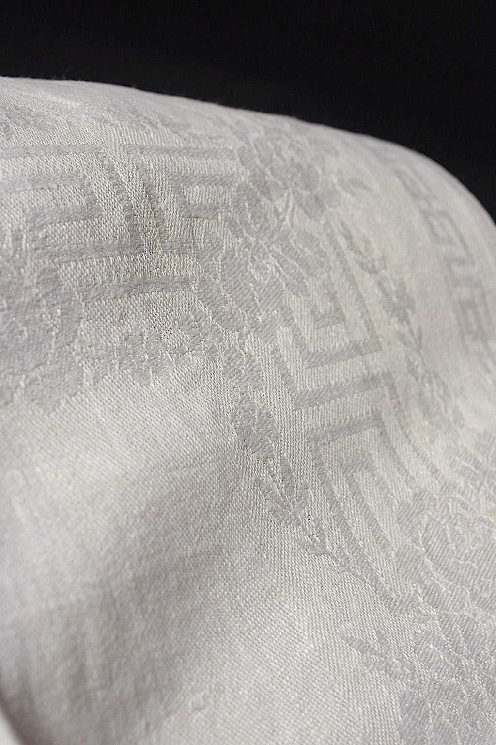 Serviette de table ancienne en damas