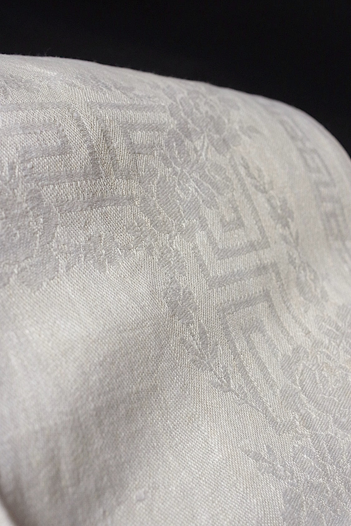 Serviette de table ancienne en damas