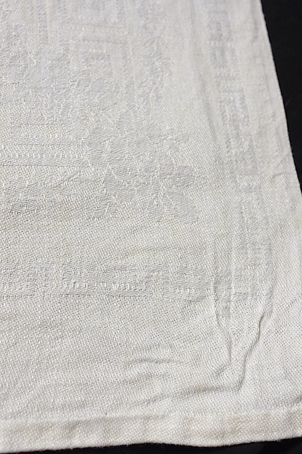 Serviette de table ancienne en damas