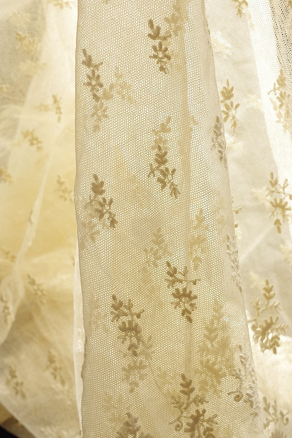 Encaje antiguo (dentelle ancienne) en forma de falda