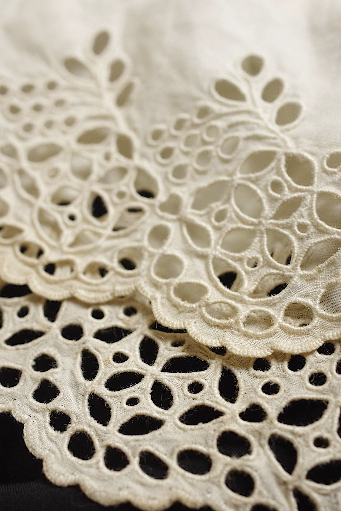 アンティークレース　dentelle ancienne カットワークレースハギレ2
