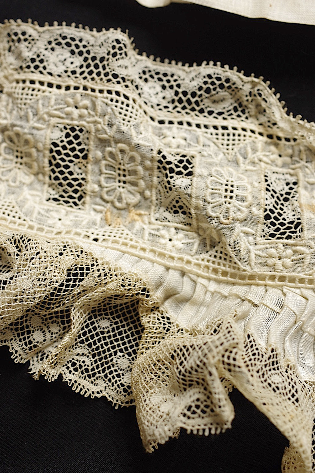アンティークレース　dentelle ancienneプリーツ回収品lot