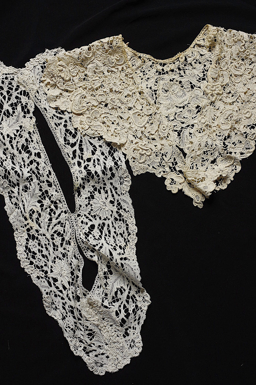 アンティークレース　dentelle ancienne　襟2つ