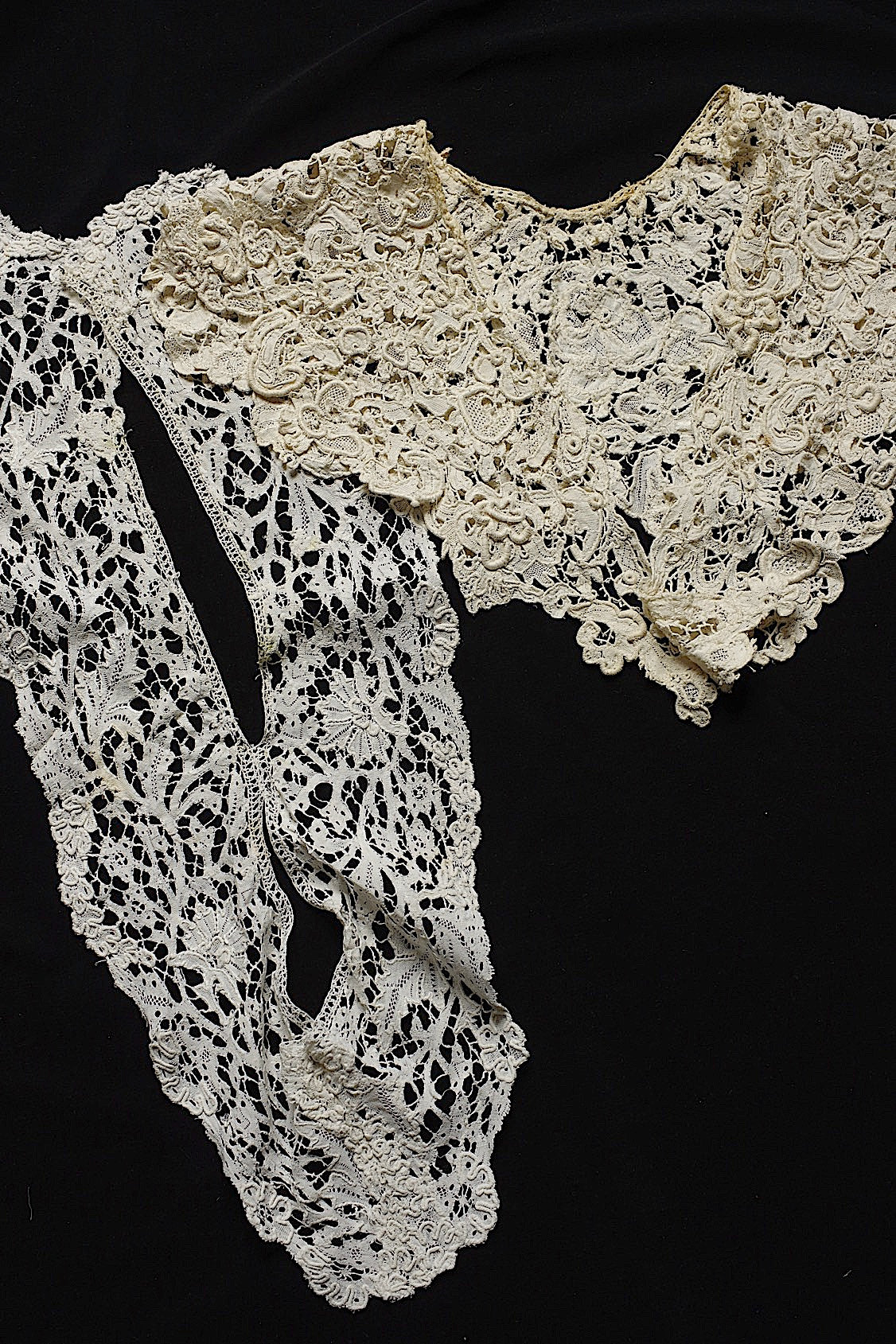 アンティークレース　dentelle ancienne　襟2つ