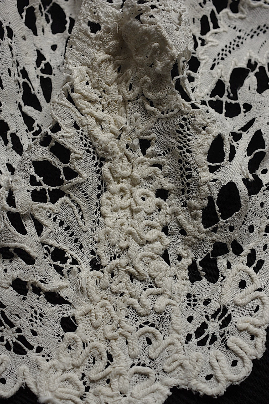 アンティークレース　dentelle ancienne　襟2つ