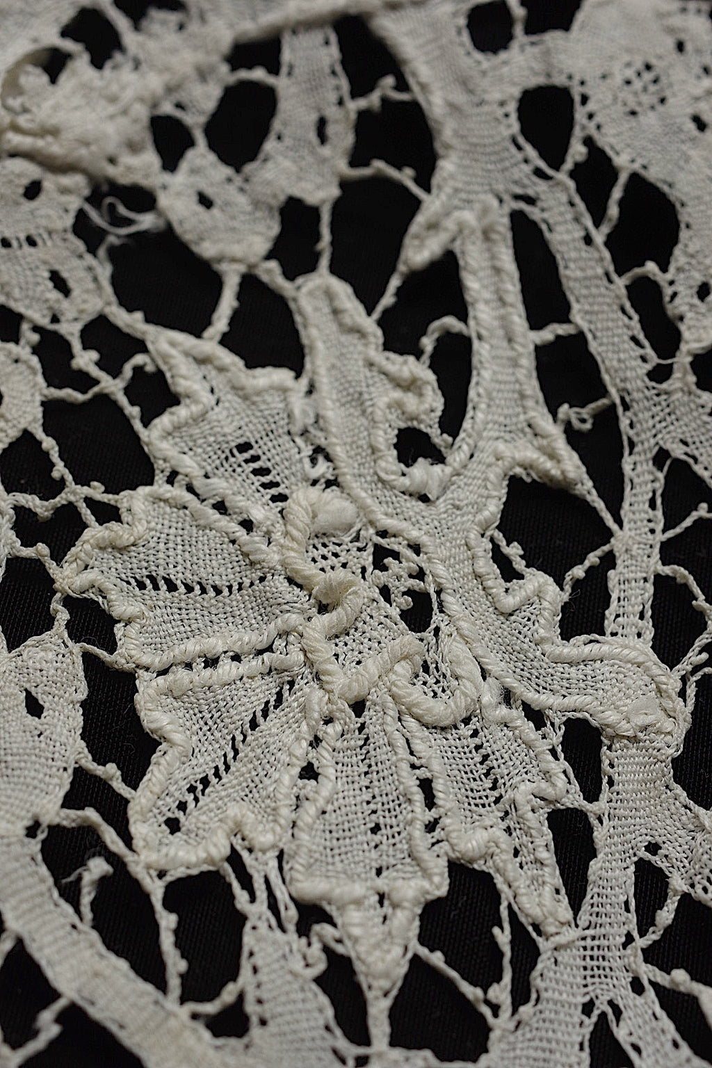 アンティークレース　dentelle ancienne　襟2つ