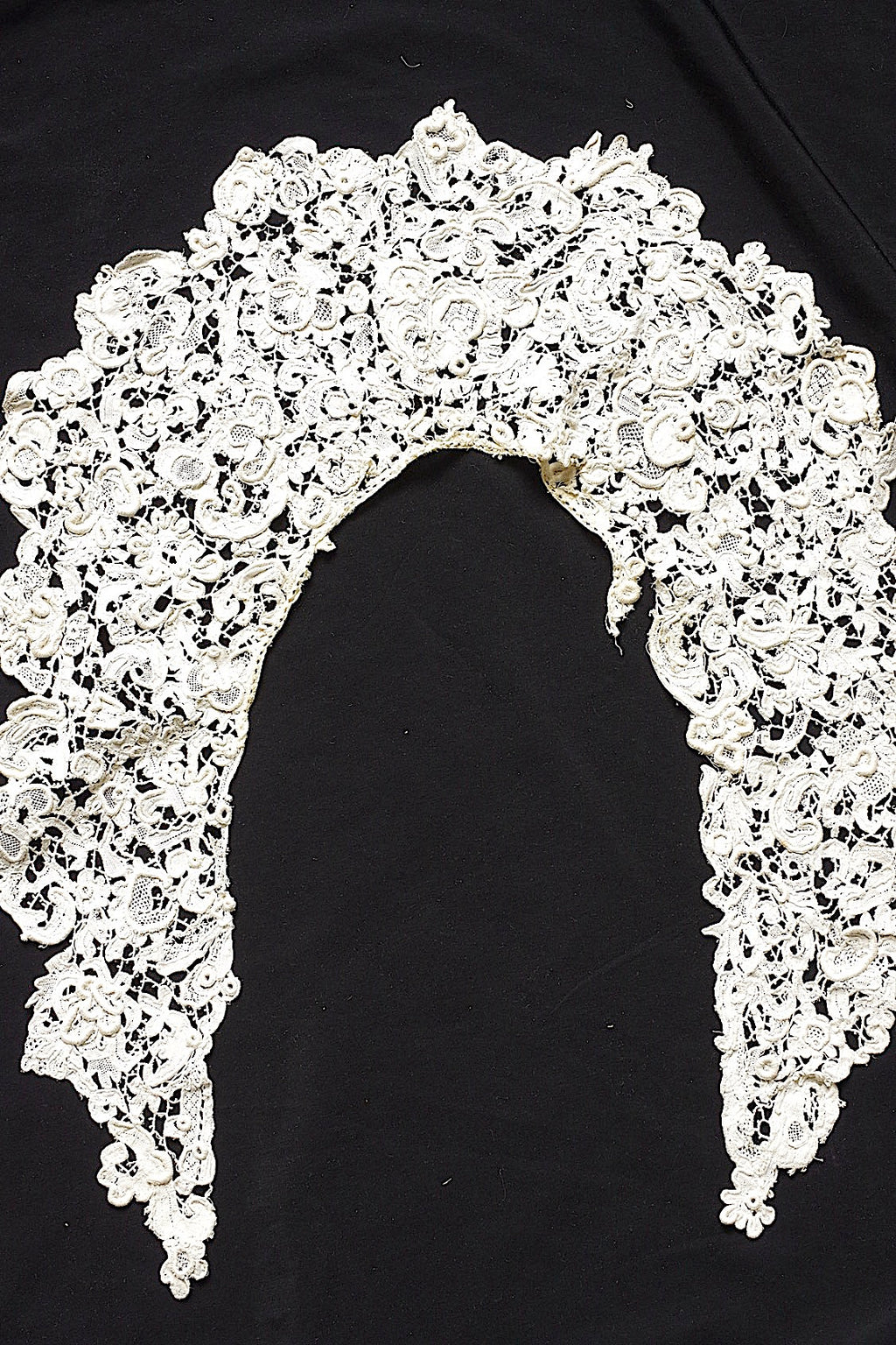 アンティークレース　dentelle ancienne　襟2つ