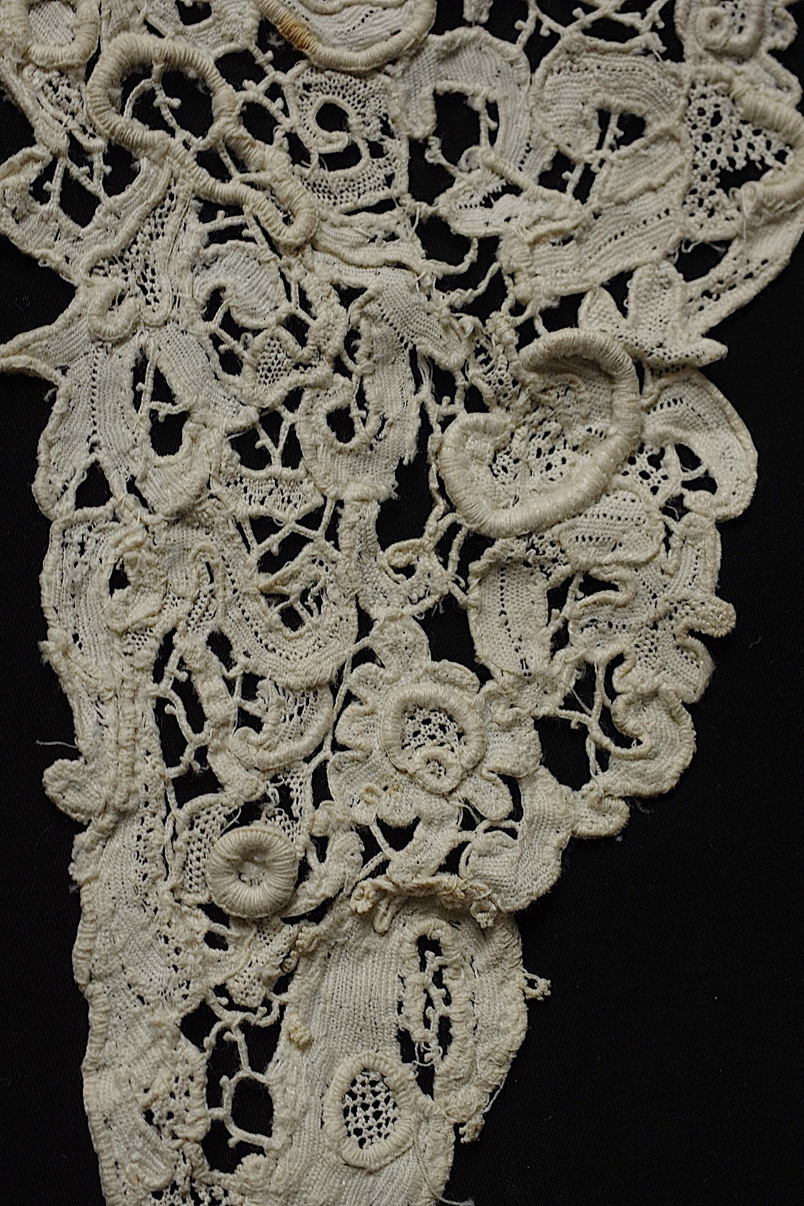 アンティークレース　dentelle ancienne　襟2つ