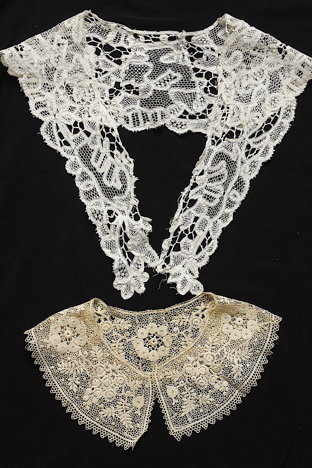 アンティークレース　dentelle ancienne　襟2つ