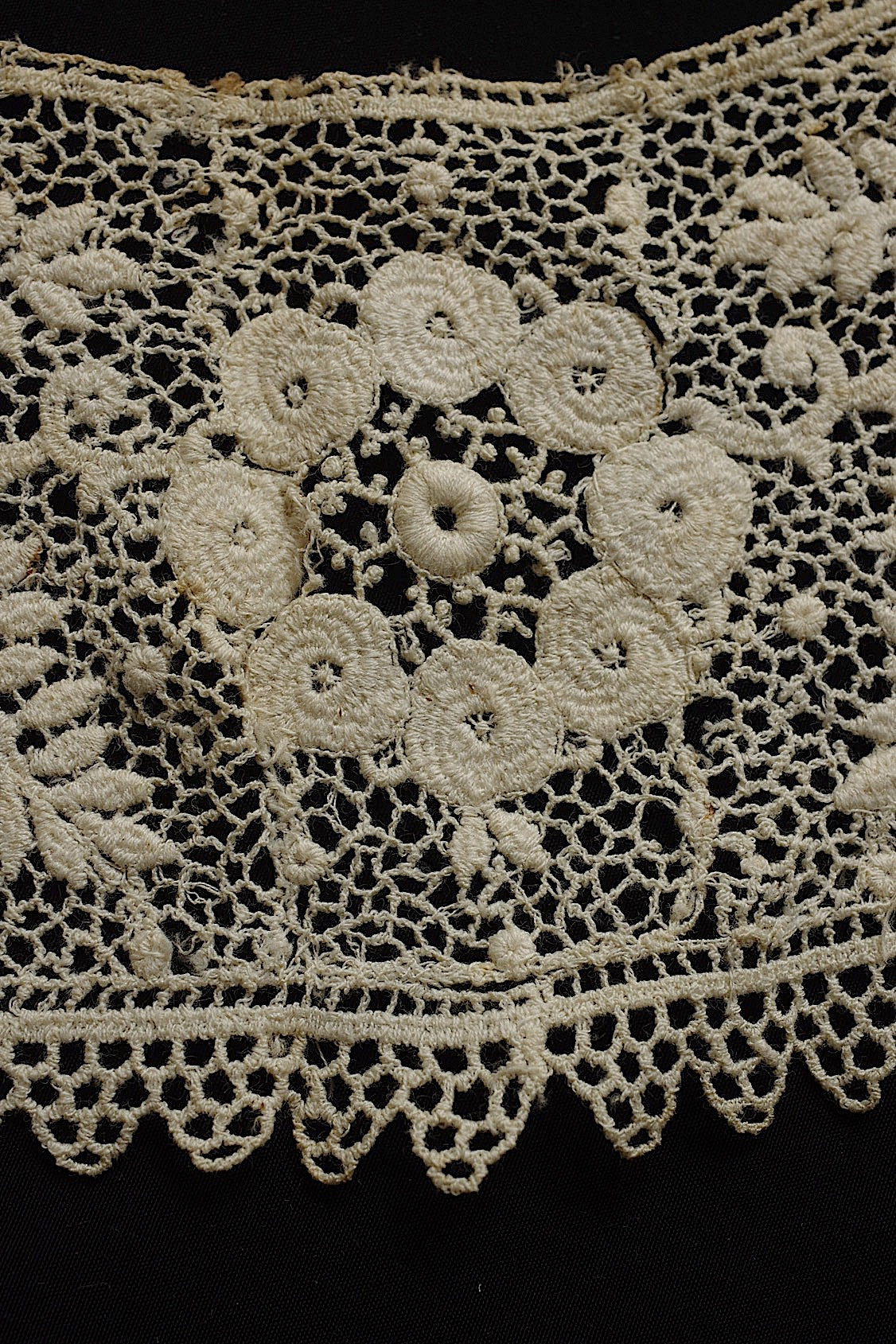 アンティークレース　dentelle ancienne　襟2つ