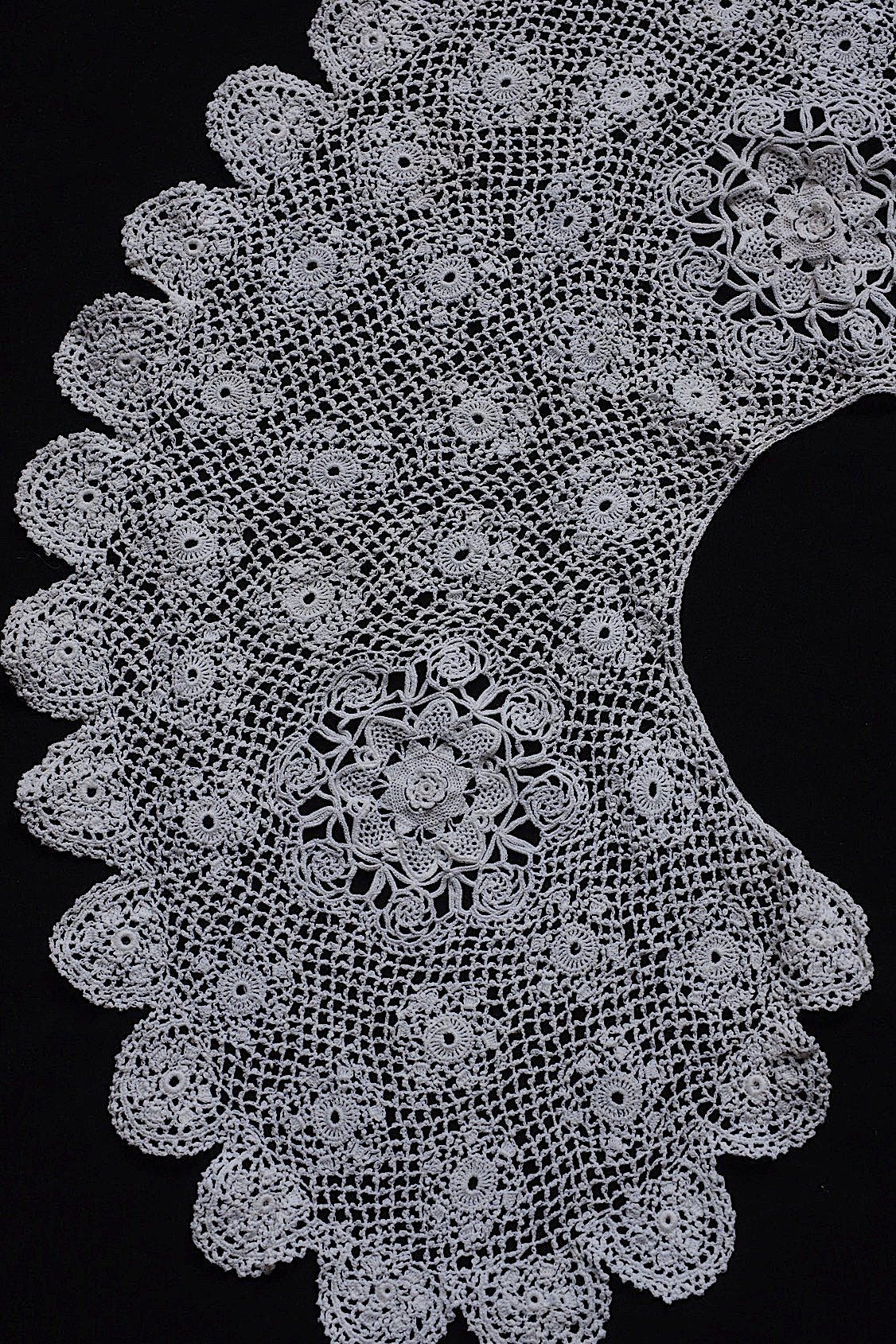 Antique Lace (dentelle ancienne) Crochet Collar