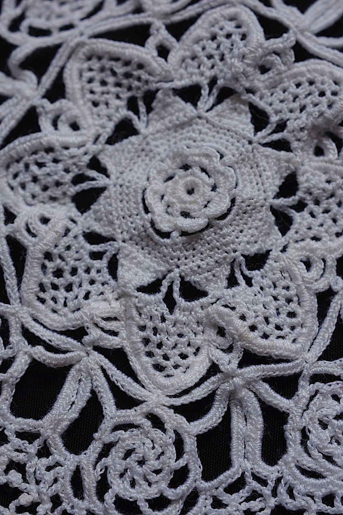 Antique Lace (dentelle ancienne) Crochet Collar