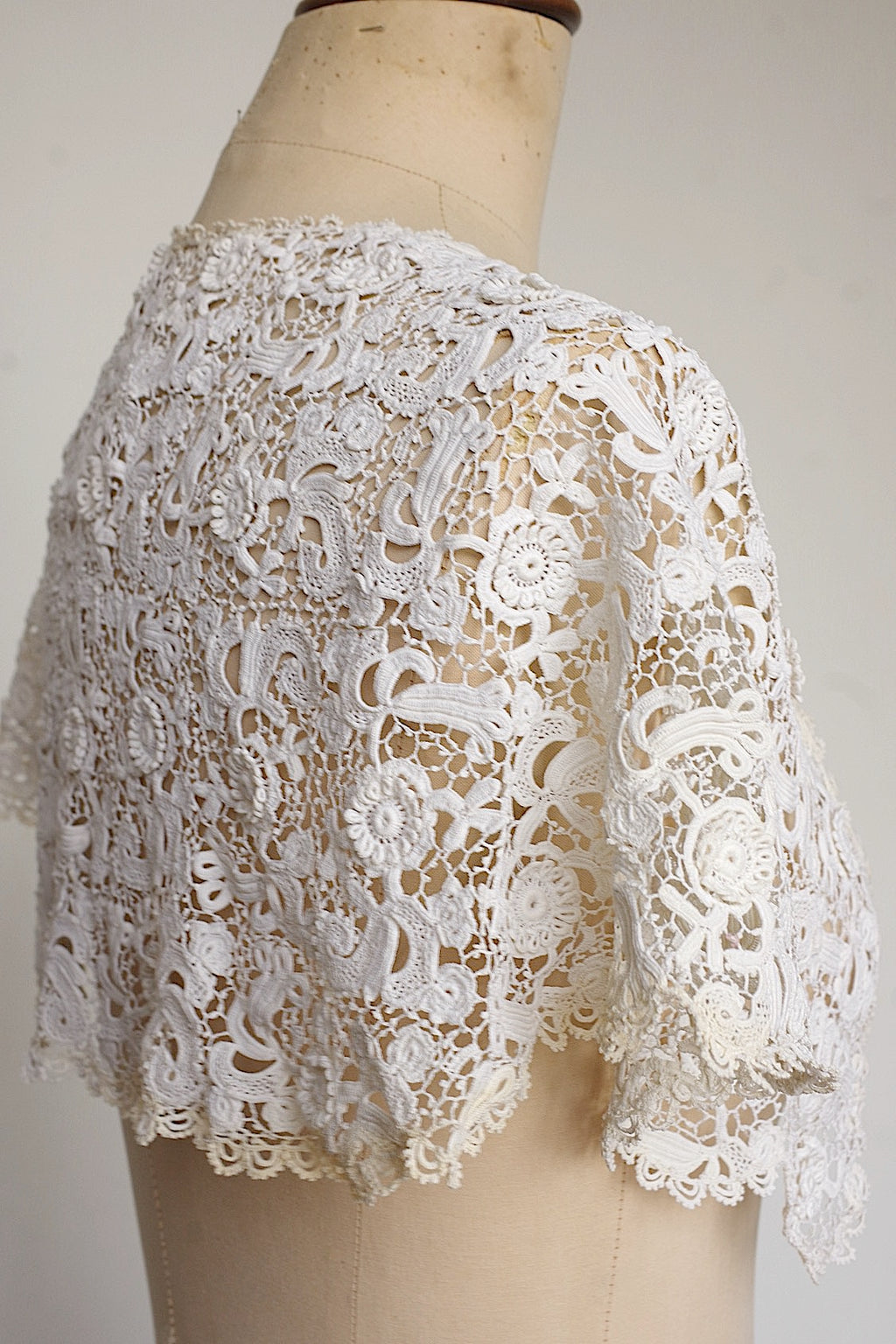 アンティークレース　dentelle ancienne　クロシェケープ