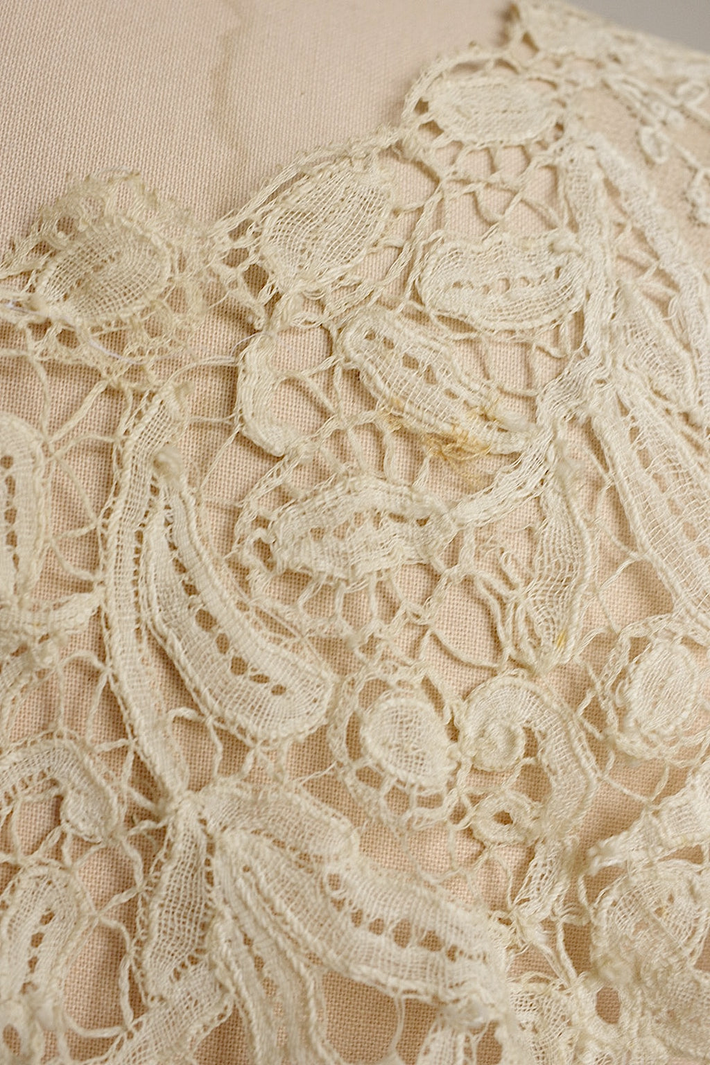 Encaje antiguo (dentelle ancienne) mezcla de Honiton y Bruselas