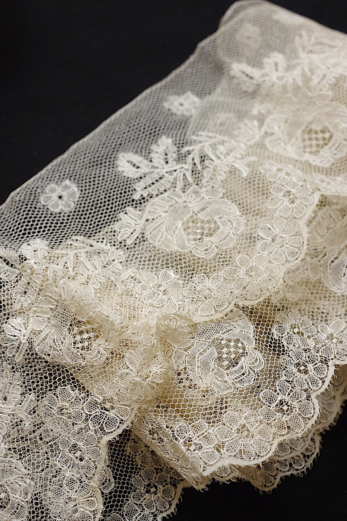 アンティークレース　dentelle ancienne 95cm 145cm