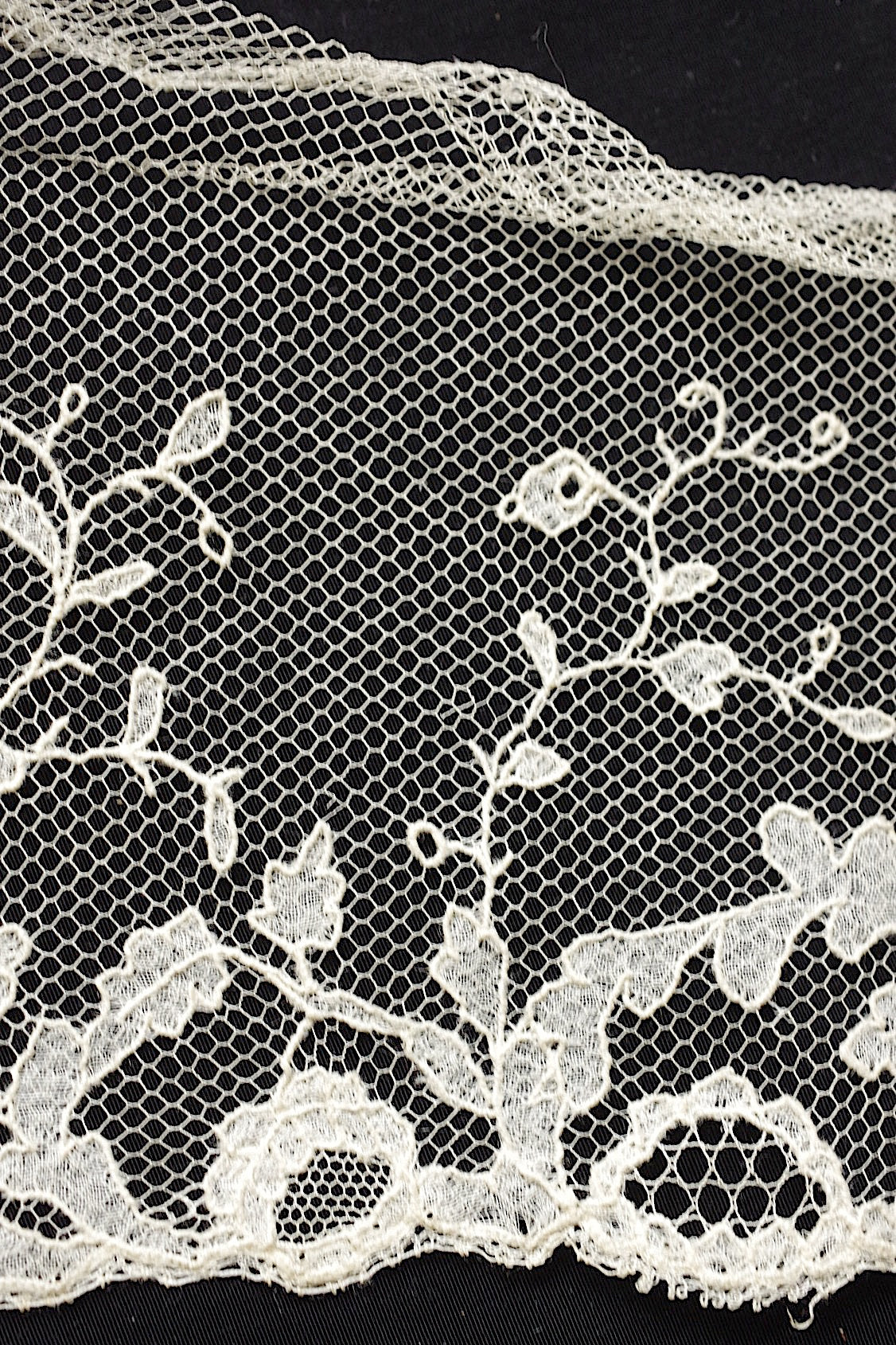 アンティークレース　dentelle ancienne　115cm 190cm