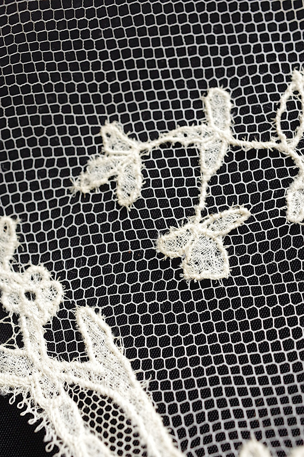 Dentelle ancienne 115 cm × 190 cm