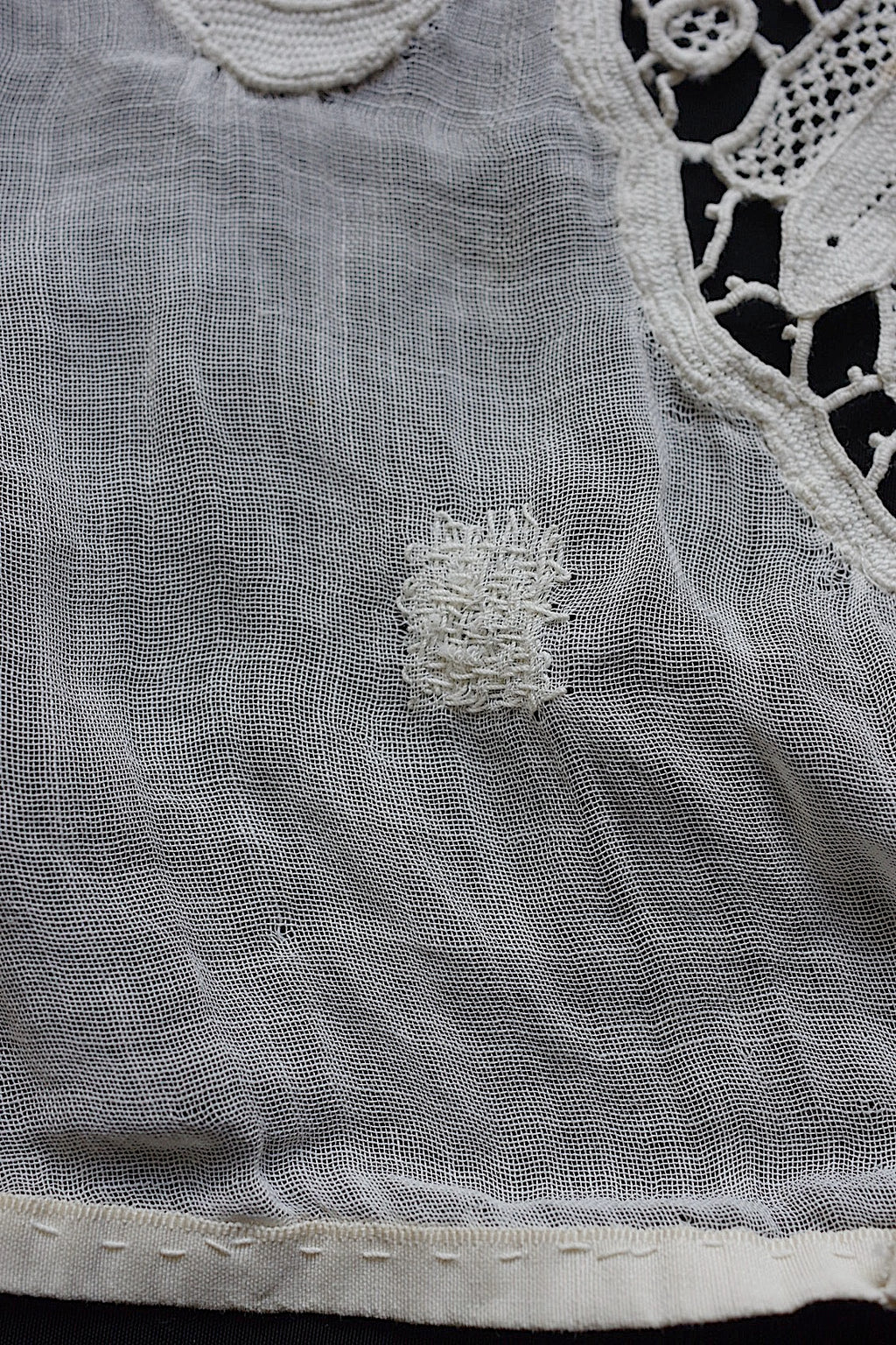 Antique Lace: Dentelle Ancienne Plastron