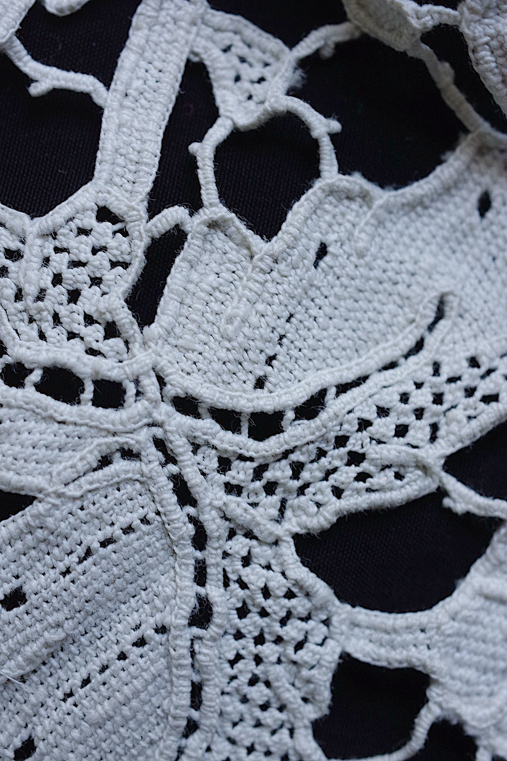 Antique Lace: Dentelle Ancienne Plastron