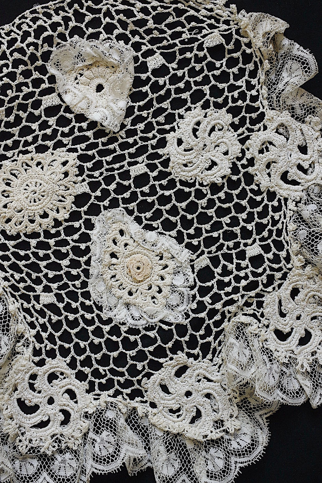 Antique Lace (dentelle ancienne) Crochet Lace Accents