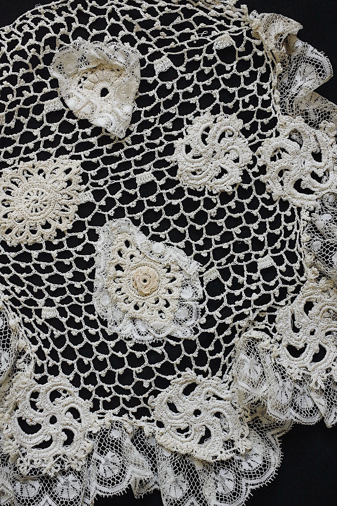 Antique Lace (dentelle ancienne) Crochet Lace Accents