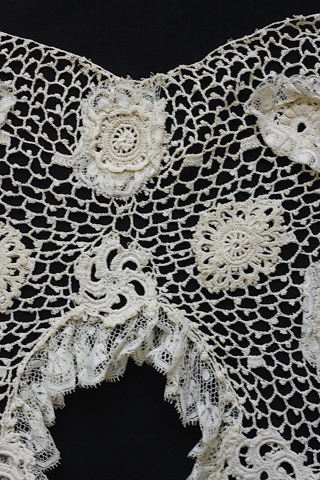 Antique Lace (dentelle ancienne) Crochet Lace Accents
